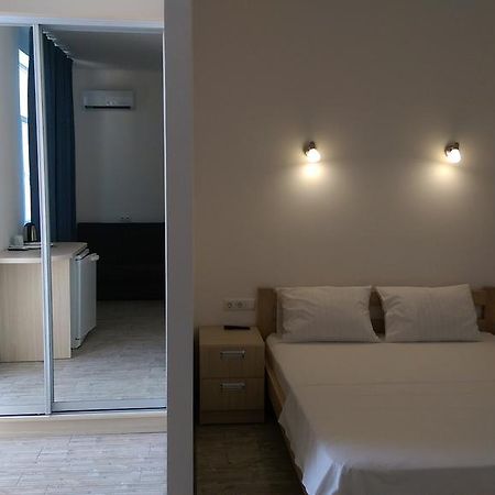 Aleksandriya Hotel Tjornomorsk Eksteriør billede