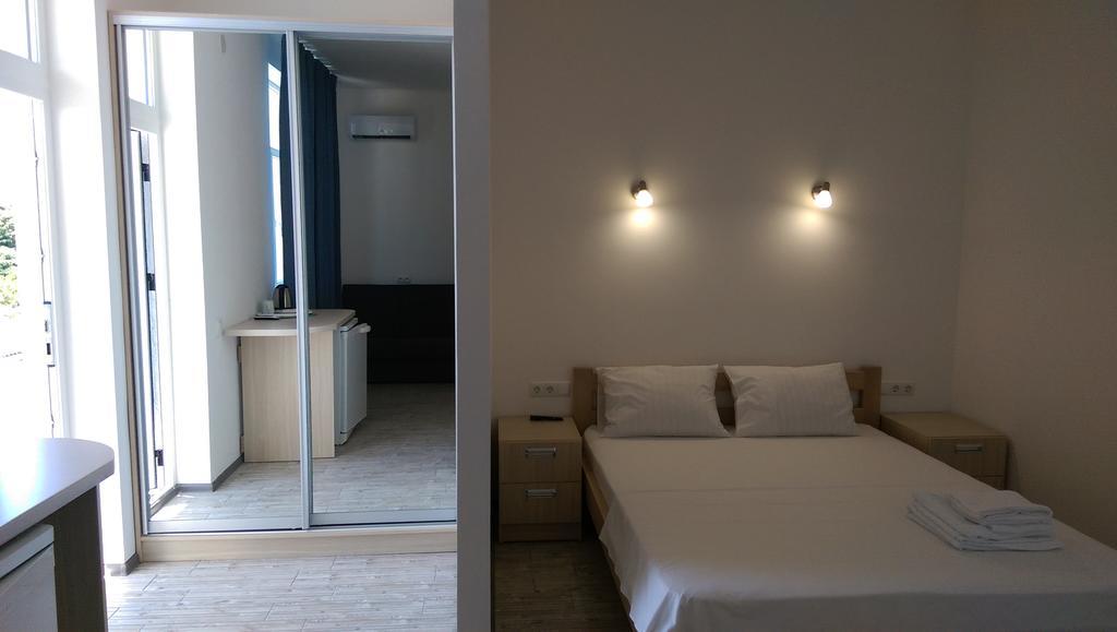 Aleksandriya Hotel Tjornomorsk Eksteriør billede